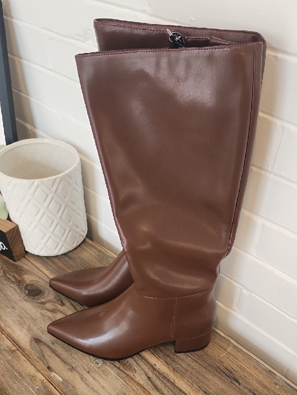 Brown Boots - Women's 6 - Picture 4 of 8